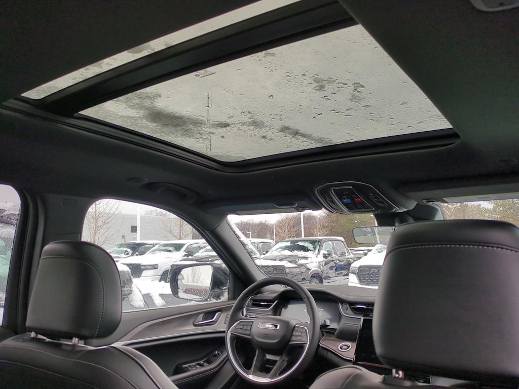 Thumbnail: 2025 Jeep Grand Cherokee L - 26