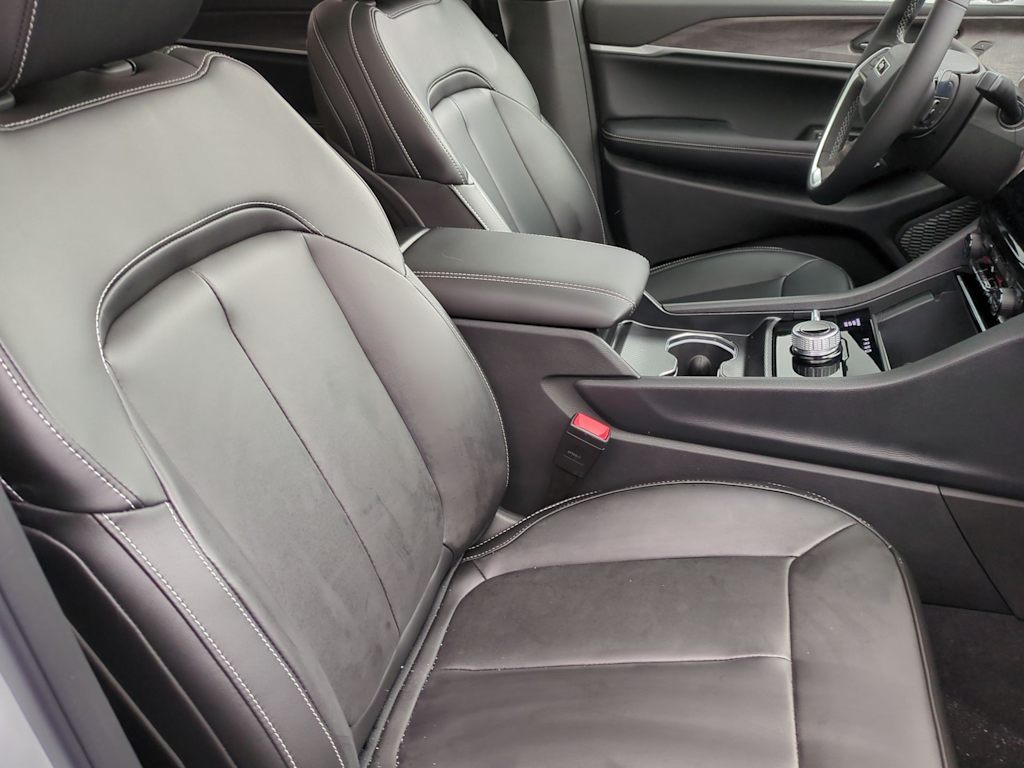 Thumbnail: 2025 Jeep Grand Cherokee L - 10