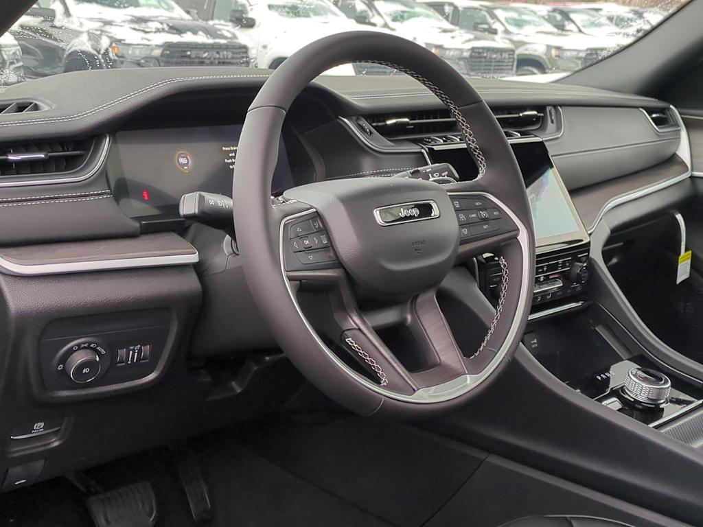 Thumbnail: 2025 Jeep Grand Cherokee L - 2