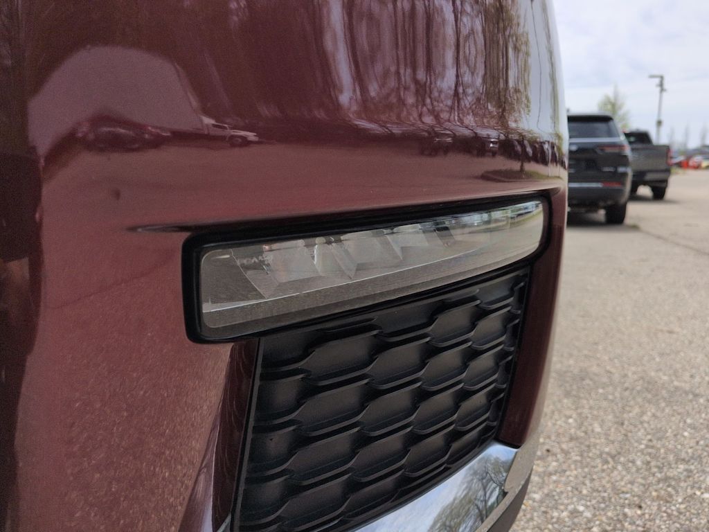 Thumbnail: 2021 Jeep Grand Cherokee L - 24
