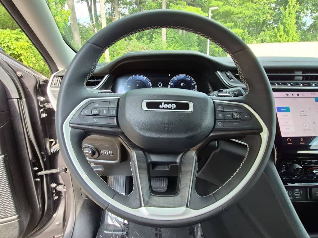 Thumbnail: 2023 Jeep Grand Cherokee L - 14