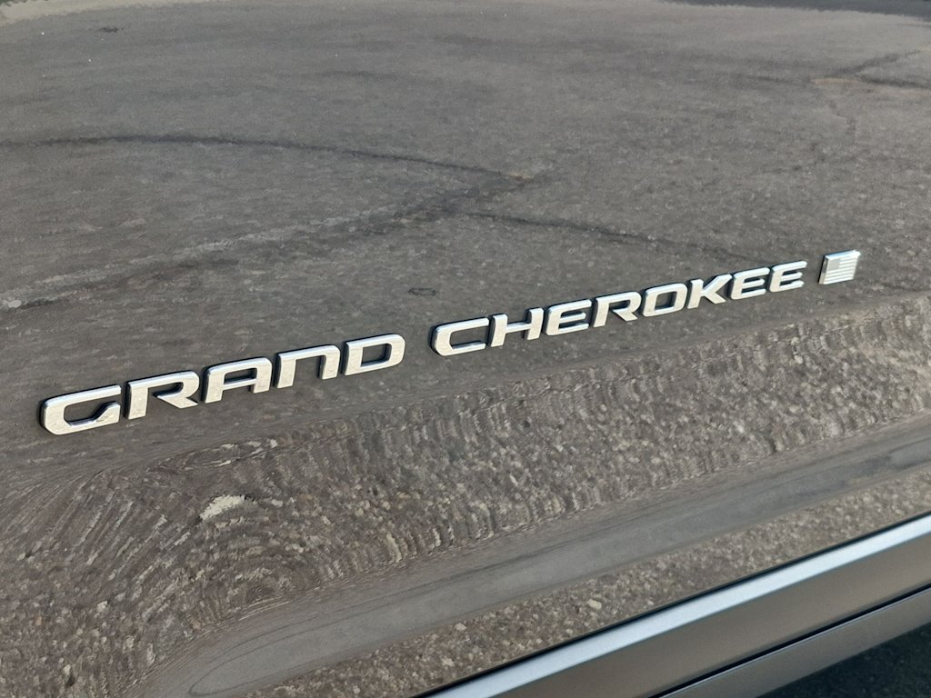 Thumbnail: 2023 Jeep Grand Cherokee L - 24