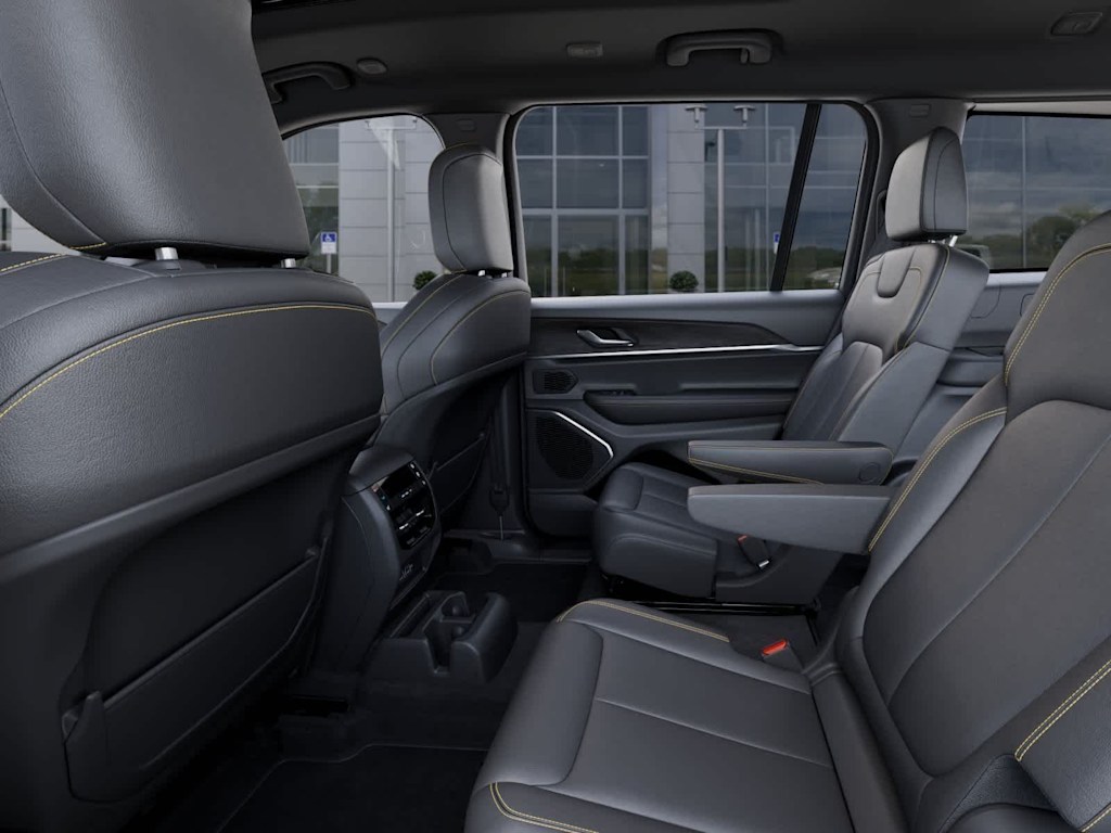Thumbnail: 2026 Jeep Grand Cherokee L - 11