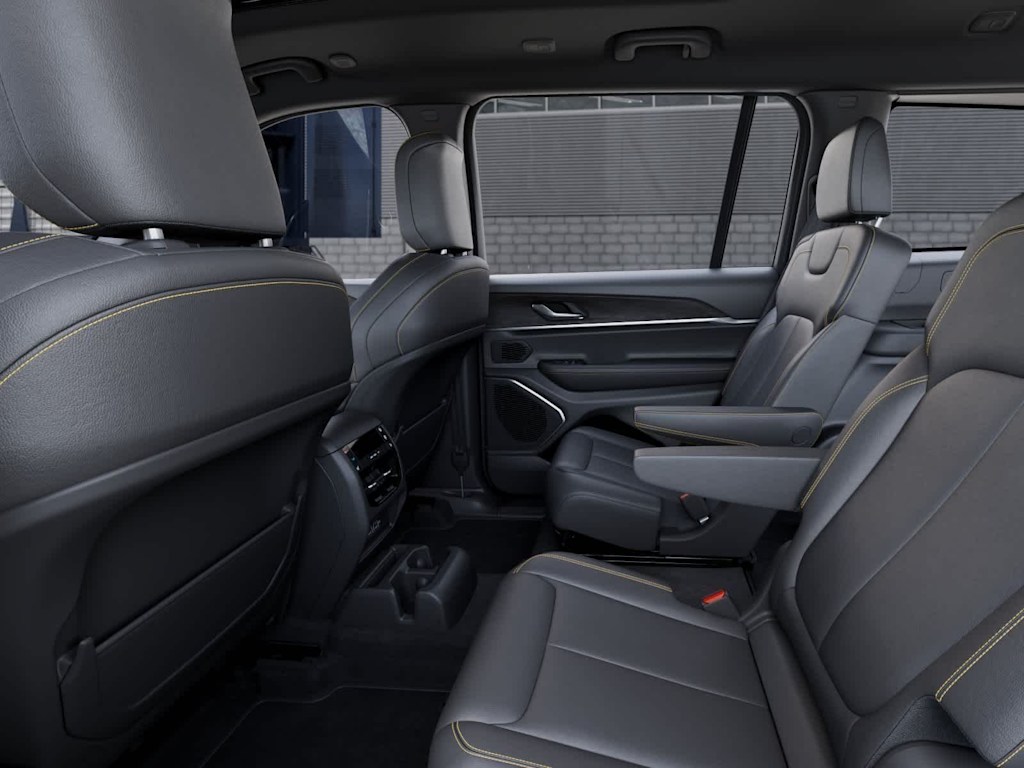 Thumbnail: 2026 Jeep Grand Cherokee L - 12