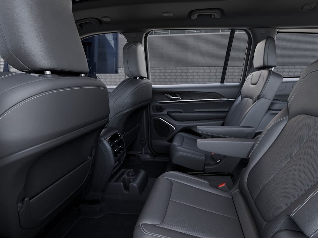 Thumbnail: 2026 Jeep Grand Cherokee L - 12