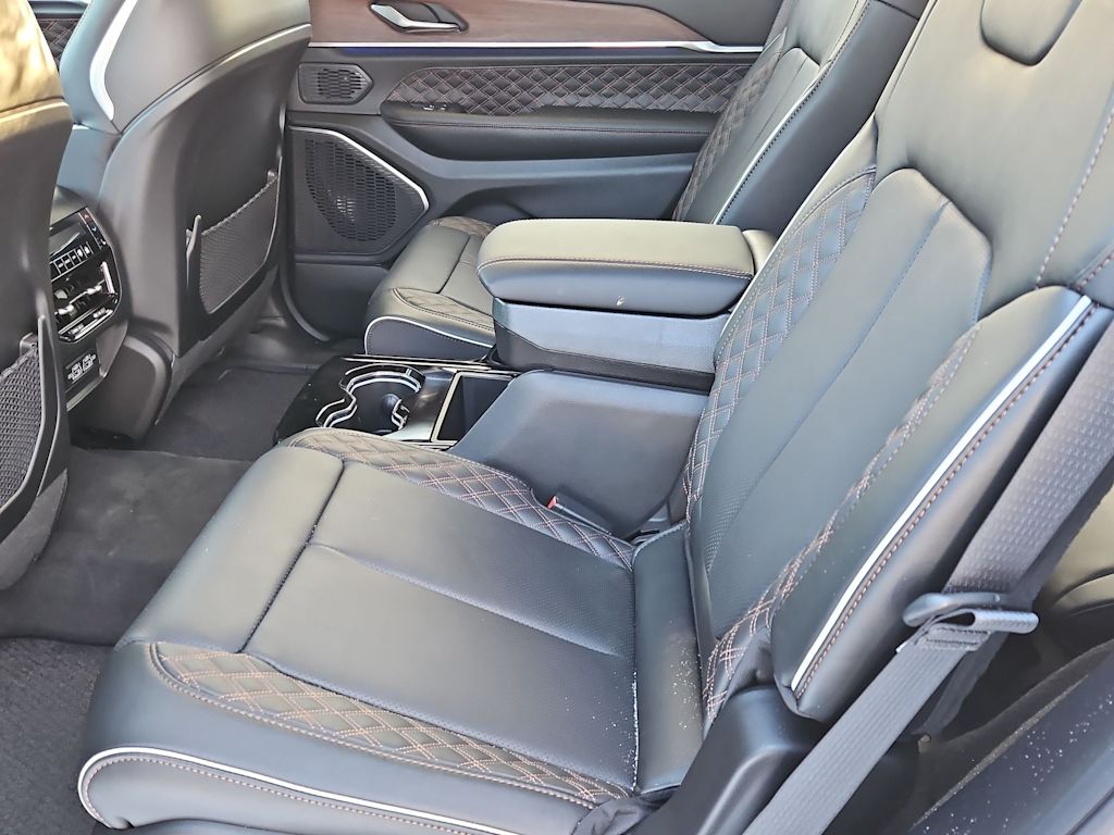 Thumbnail: 2025 Jeep Grand Cherokee L - 12