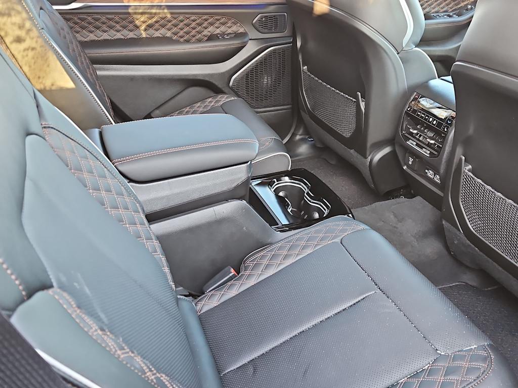 Thumbnail: 2025 Jeep Grand Cherokee L - 32