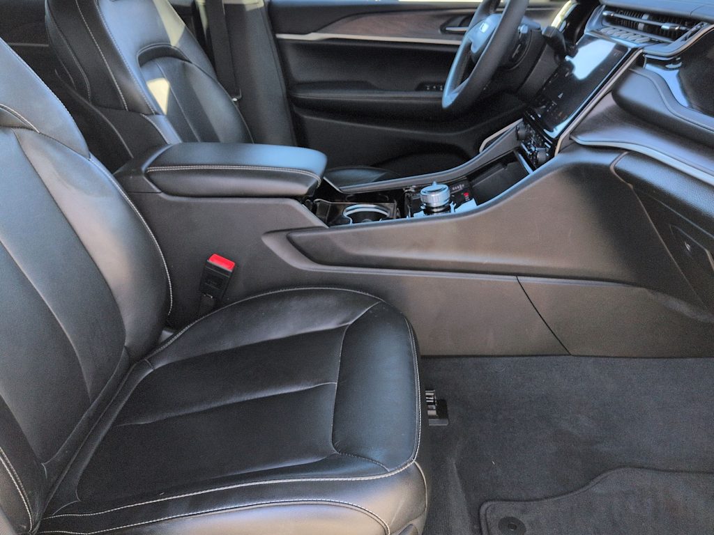 Thumbnail: 2022 Jeep Grand Cherokee - 12