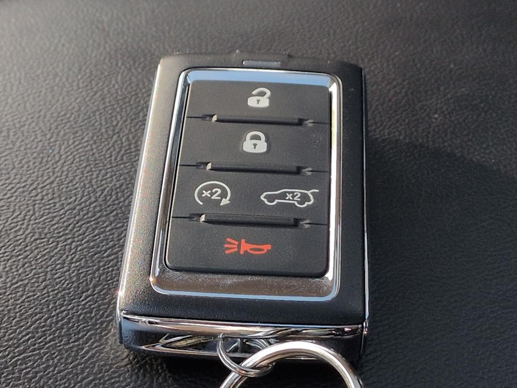 Thumbnail: 2022 Jeep Grand Cherokee - 18