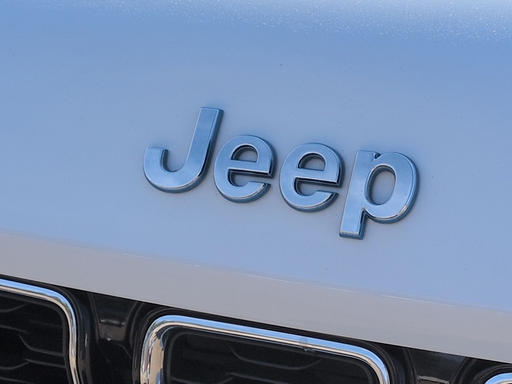 Thumbnail: 2022 Jeep Grand Cherokee - 7
