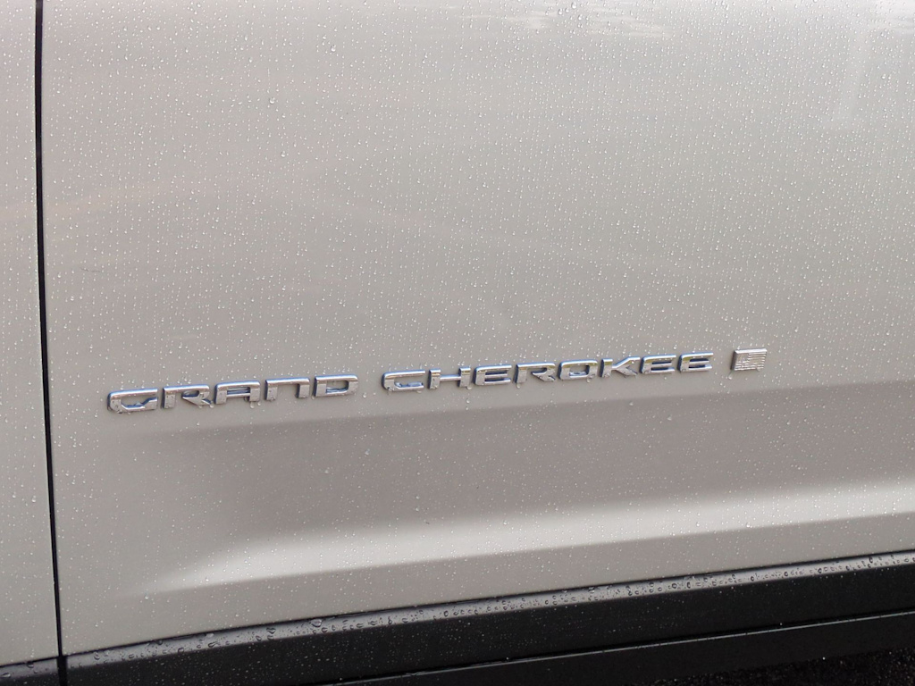 Thumbnail: 2023 Jeep Grand Cherokee - 24