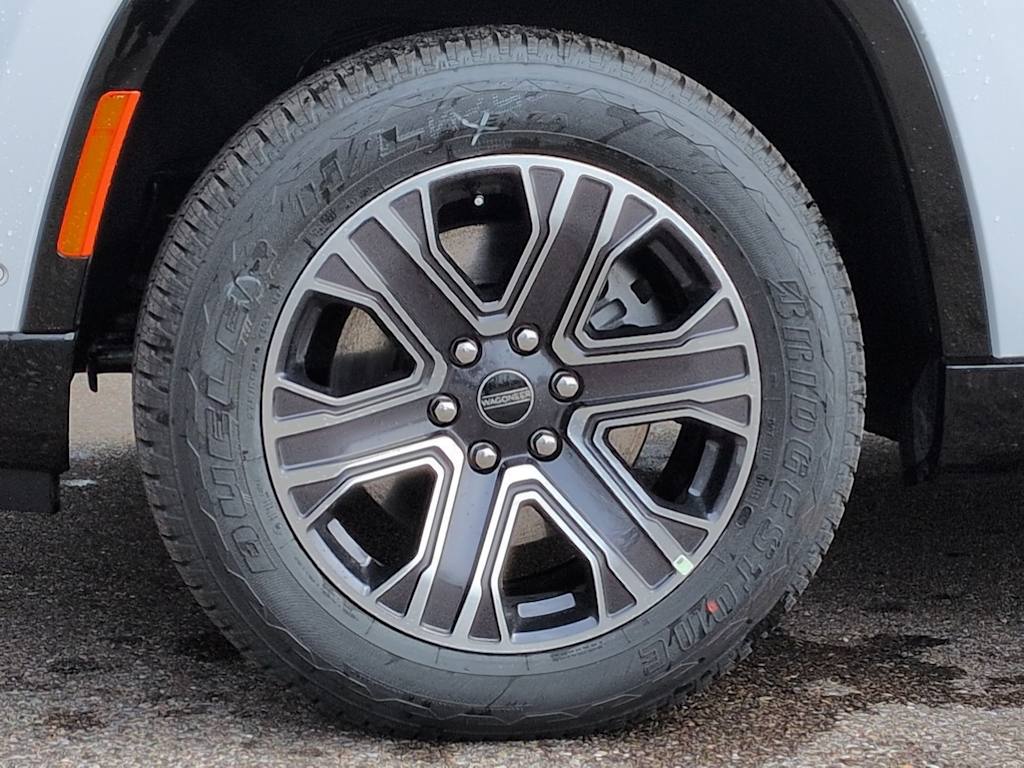 Thumbnail: 2025 Jeep Wagoneer - 8