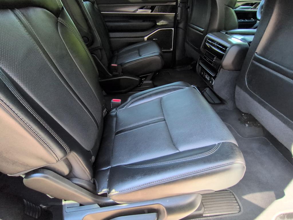 Thumbnail: 2024 Jeep Wagoneer - 26
