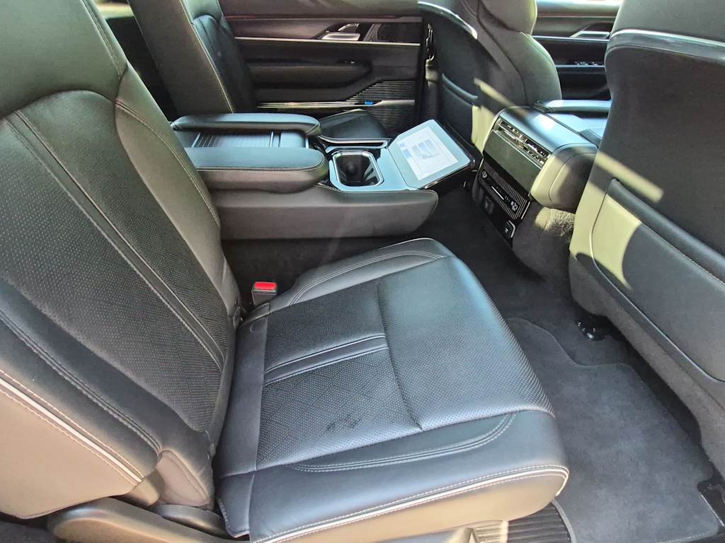 Thumbnail: 2024 Jeep Grand Wagoneer - 26