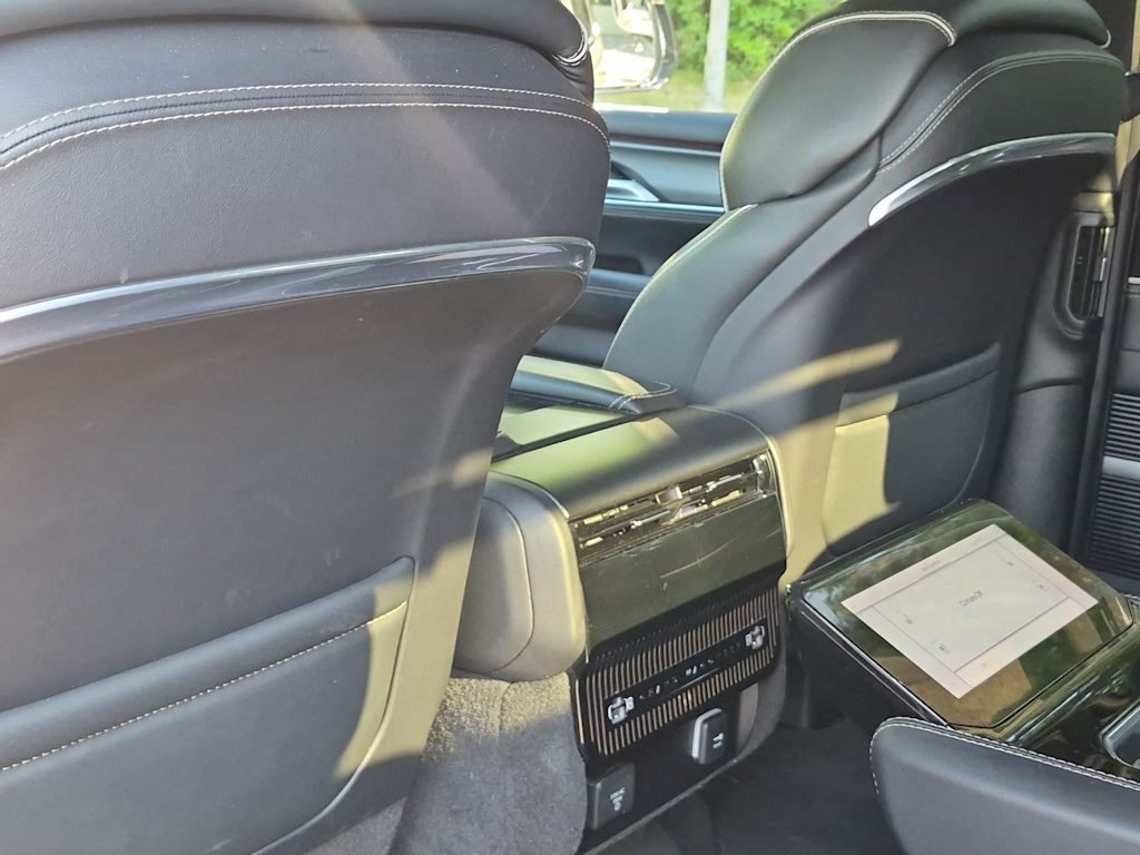 Thumbnail: 2024 Jeep Grand Wagoneer - 24