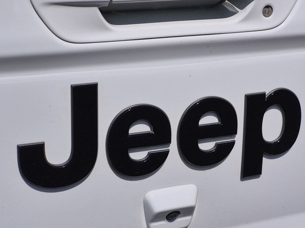 Thumbnail: 2021 Jeep Gladiator - 25