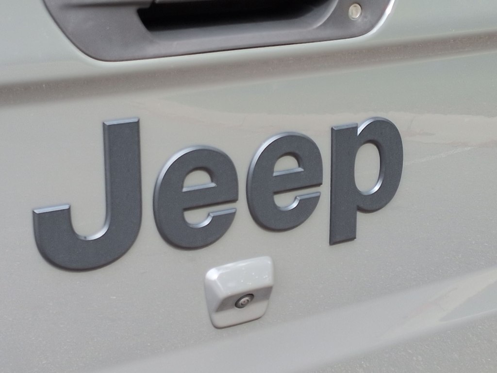 Thumbnail: 2020 Jeep Gladiator - 23