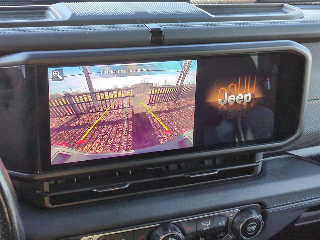 Thumbnail: 2024 Jeep Gladiator - 17