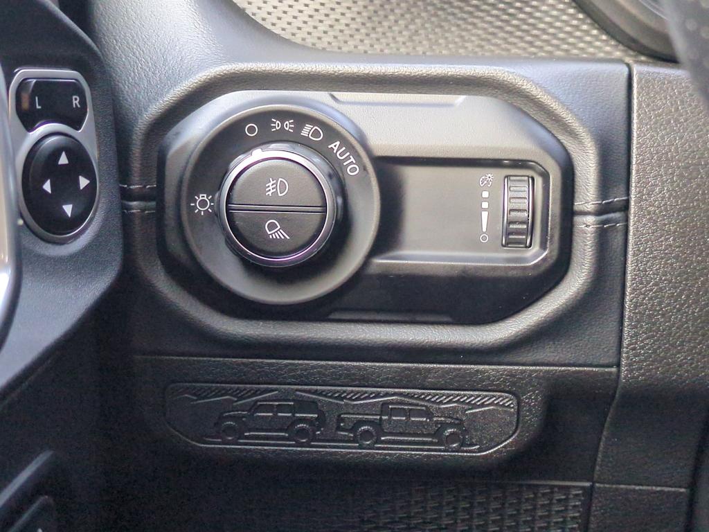 Thumbnail: 2024 Jeep Gladiator - 35