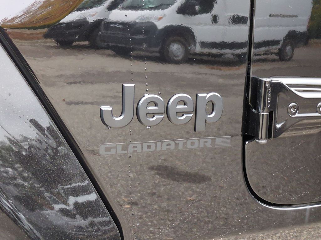 Thumbnail: 2025 Jeep Gladiator - 24