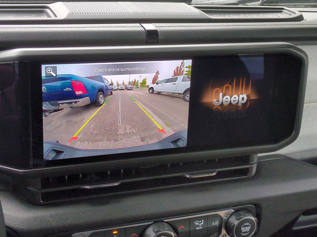 Thumbnail: 2025 Jeep Gladiator - 32