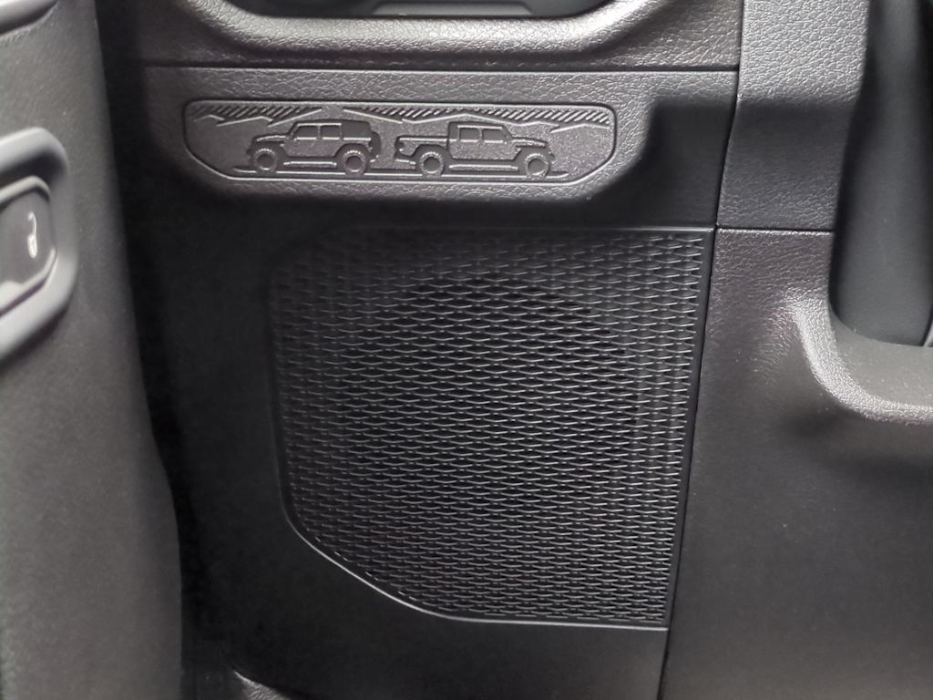 Thumbnail: 2025 Jeep Gladiator - 33