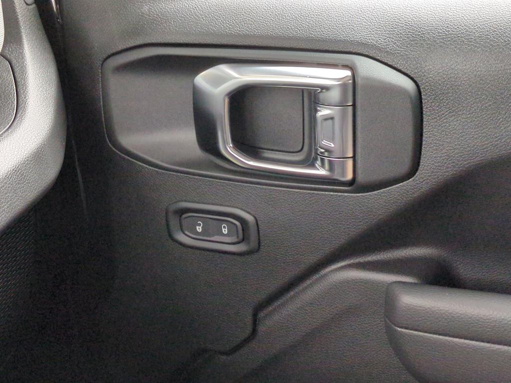 Thumbnail: 2025 Jeep Gladiator - 39