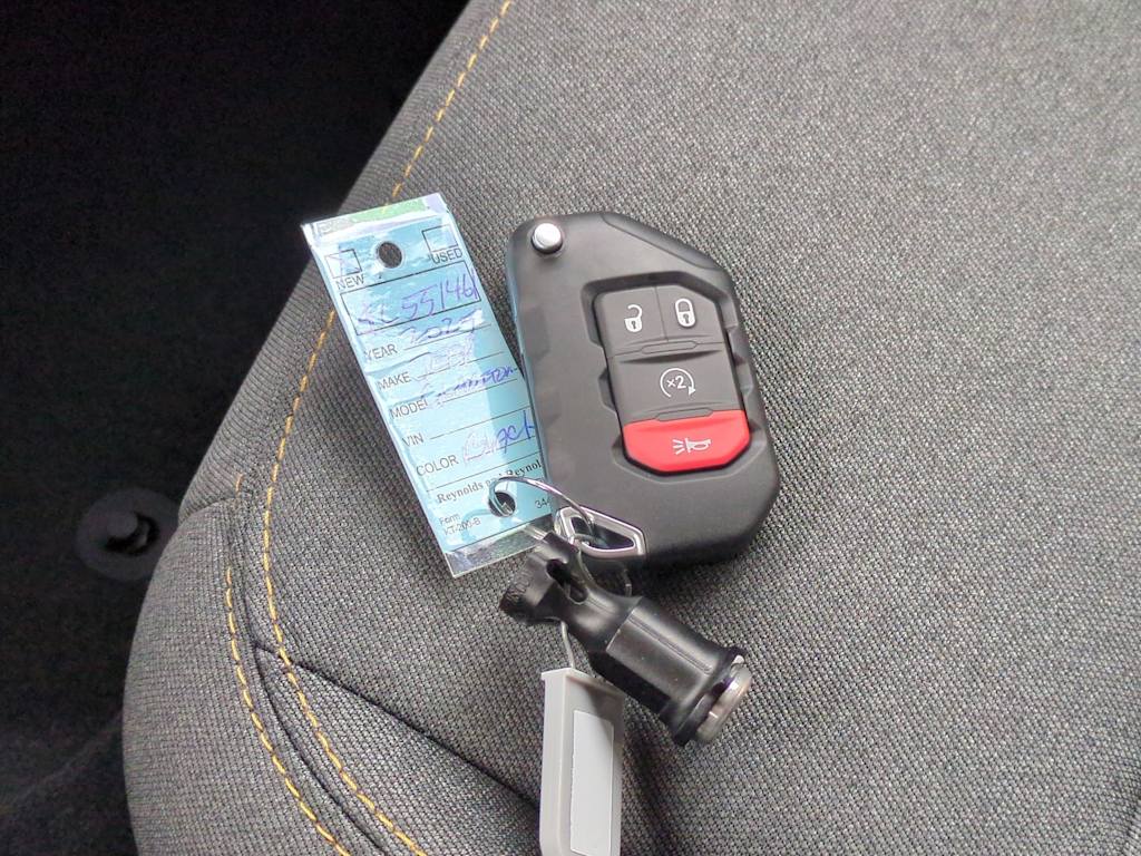 Thumbnail: 2025 Jeep Gladiator - 18