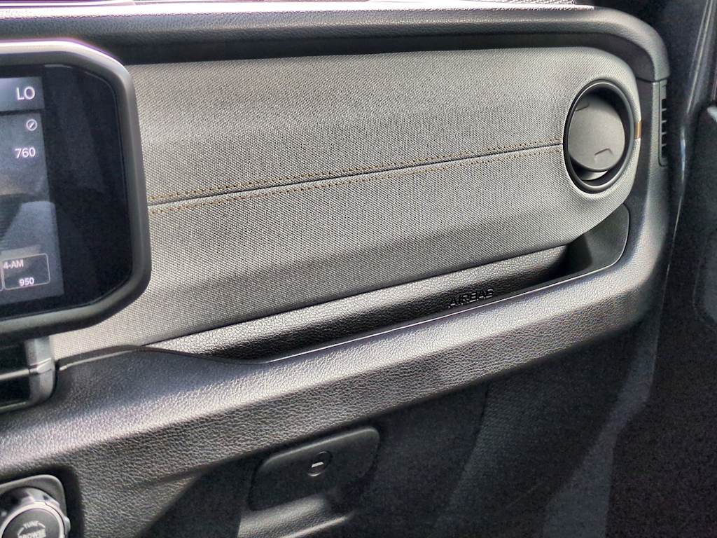 Thumbnail: 2025 Jeep Gladiator - 38