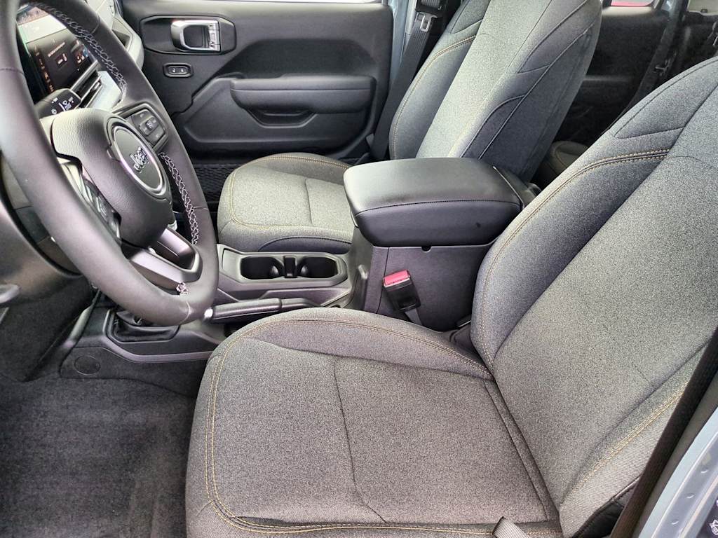 Thumbnail: 2025 Jeep Gladiator - 10