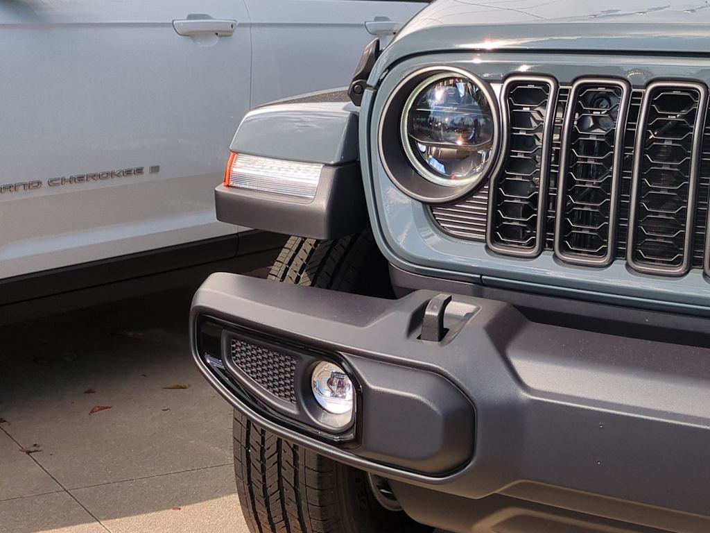 Thumbnail: 2025 Jeep Gladiator - 9