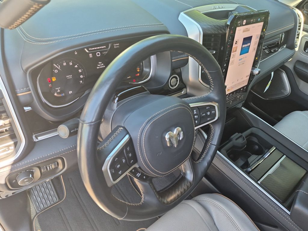 Thumbnail: 2025 RAM 1500 - 2