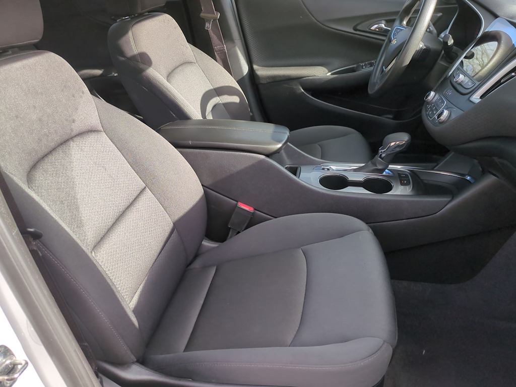 Thumbnail: 2024 Chevrolet Malibu - 10