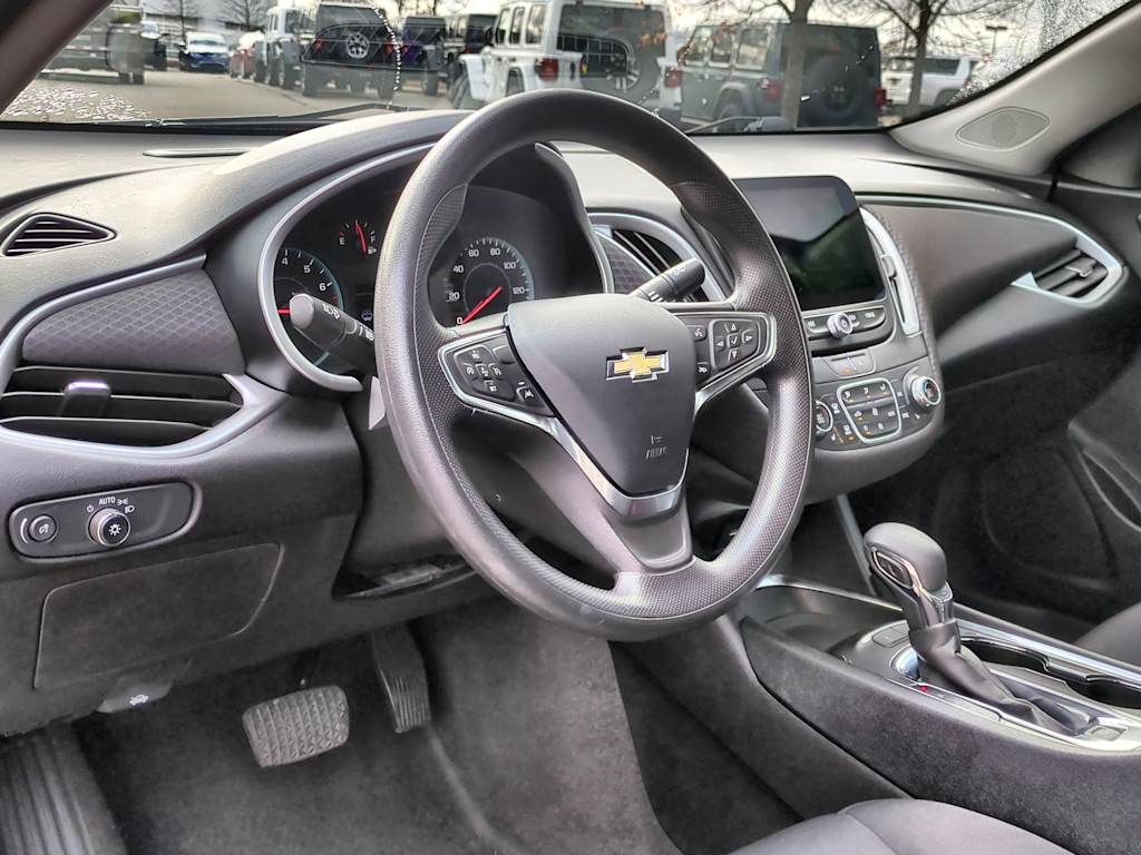 Thumbnail: 2024 Chevrolet Malibu - 2