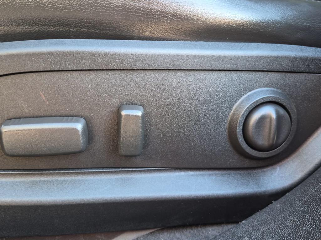 Thumbnail: 2012 GMC Acadia - 26