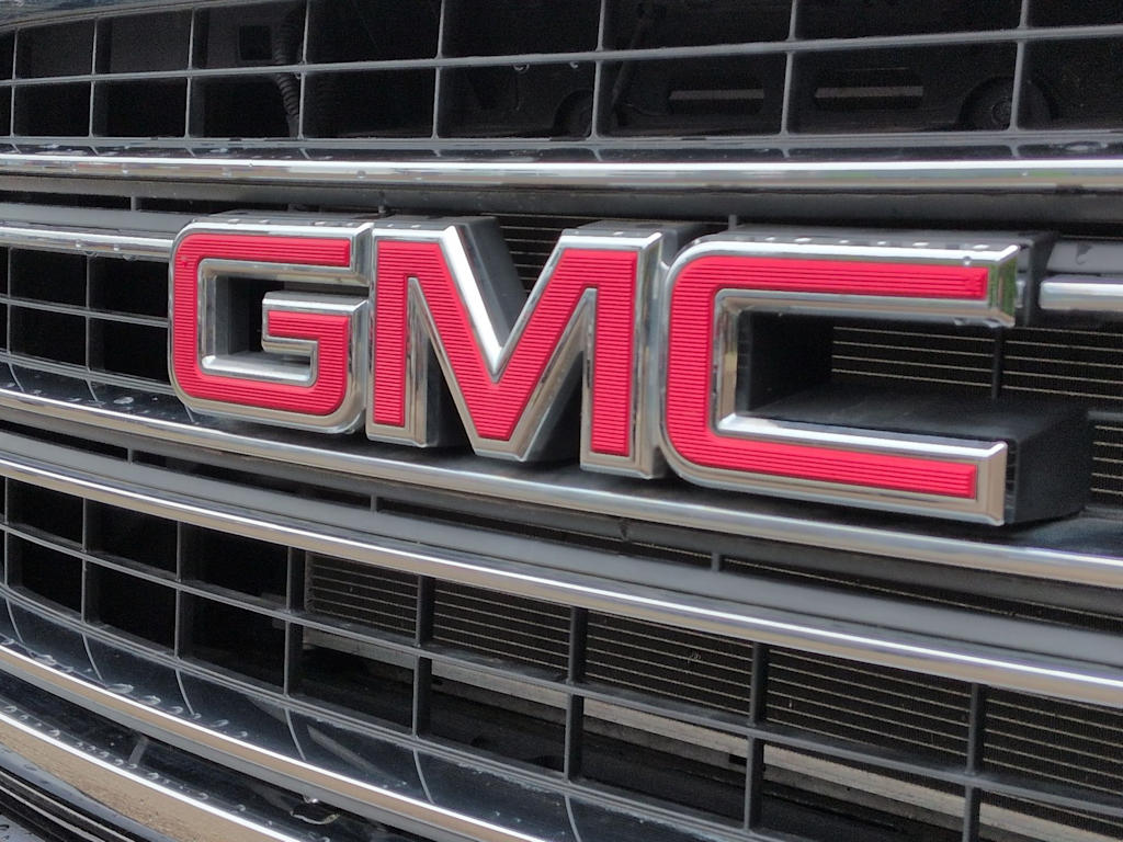 Thumbnail: 2015 GMC Yukon - 24