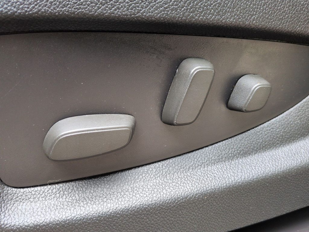 Thumbnail: 2015 GMC Yukon - 26