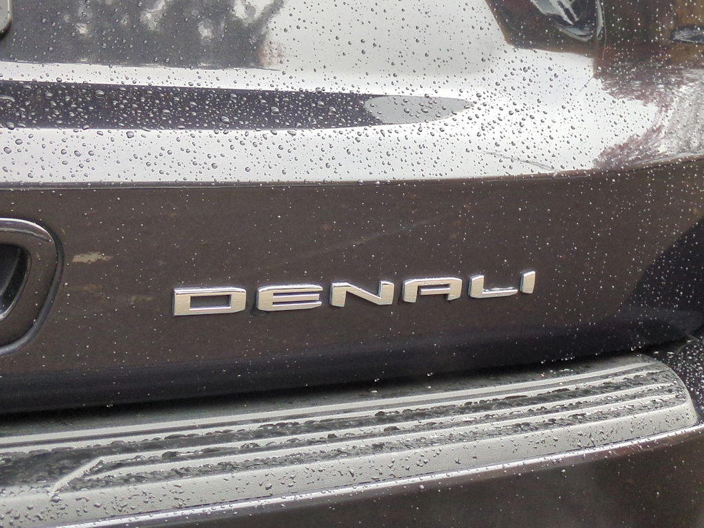 Thumbnail: 2023 GMC Yukon - 24