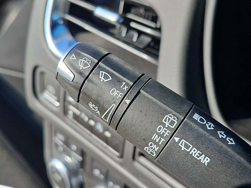 Thumbnail: 2023 GMC Yukon XL - 16