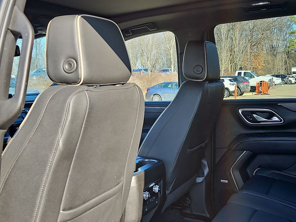 Thumbnail: 2023 GMC Yukon XL - 13