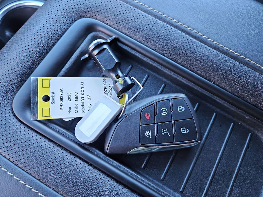 Thumbnail: 2023 GMC Yukon XL - 19