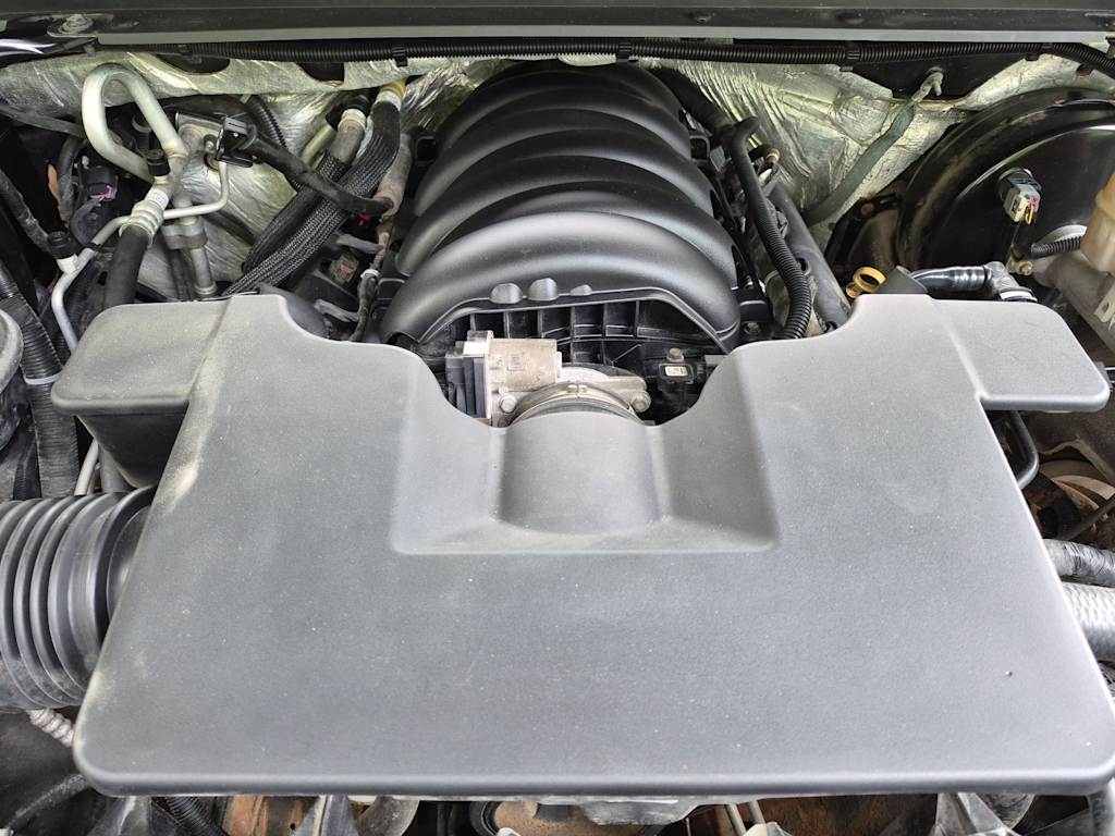 Thumbnail: 2016 Chevrolet Suburban - 9