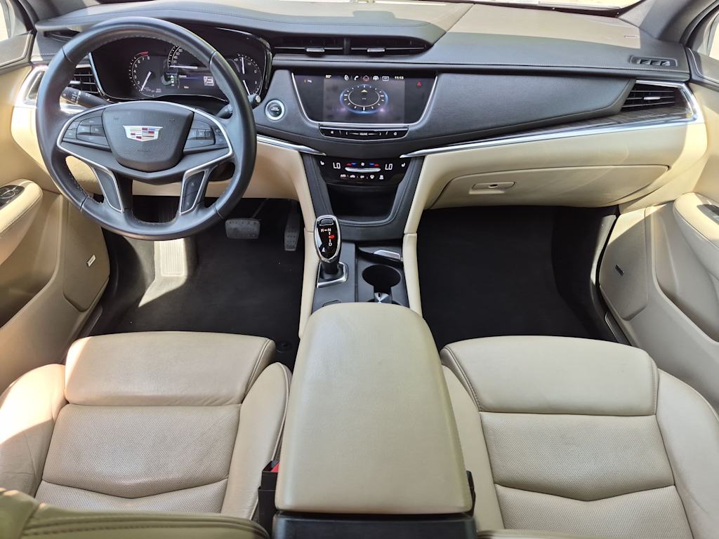 Thumbnail: 2017 Cadillac XT5 - 10