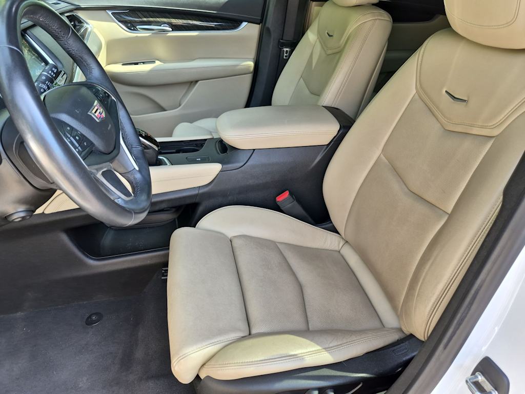 Thumbnail: 2017 Cadillac XT5 - 11