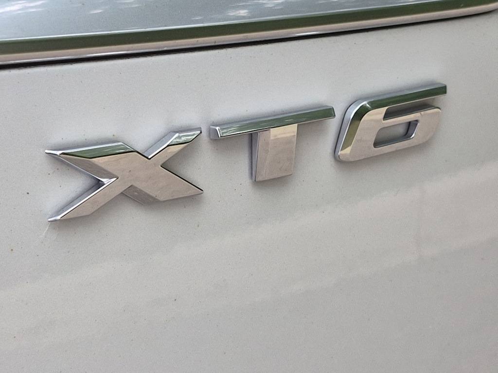 Thumbnail: 2024 Cadillac XT6 - 24