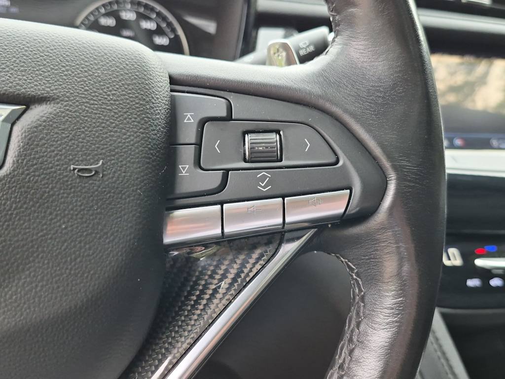 Thumbnail: 2024 Cadillac XT6 - 31