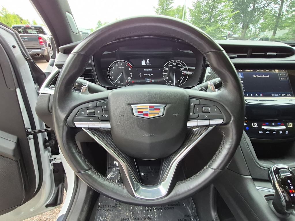 Thumbnail: 2024 Cadillac XT6 - 13
