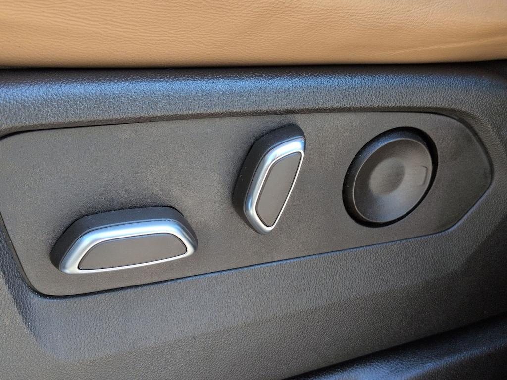 Thumbnail: 2023 Cadillac Escalade - 25