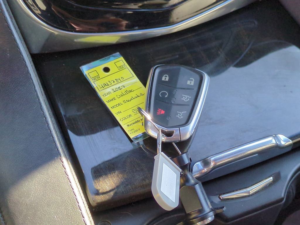 Thumbnail: 2017 Cadillac Escalade - 15