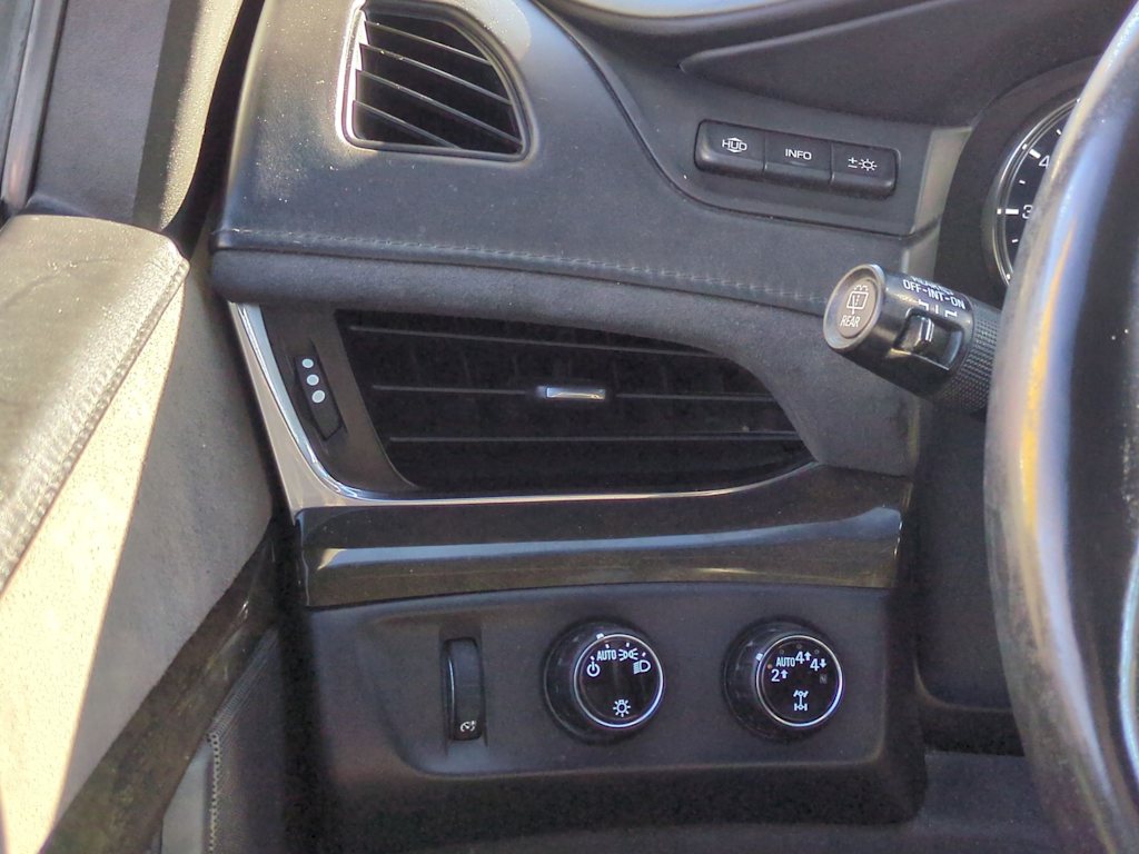 Thumbnail: 2017 Cadillac Escalade - 31